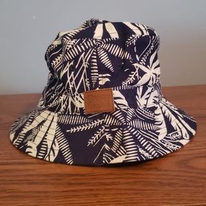 NWOT Bucket hat